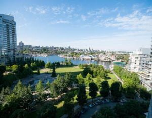 1106 - 583 Beach Crescent