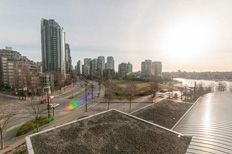 607 -1408 Strathmore Mews