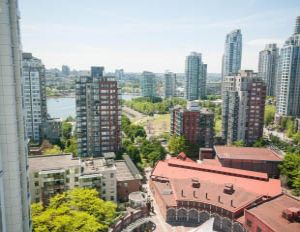 2206 - 1199 Marinaside Cres