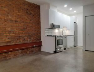 201 - 1230 Hamilton St