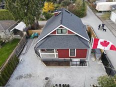 532 - 3 East 10th Street