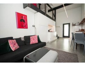 Coach House - 563 Union Street