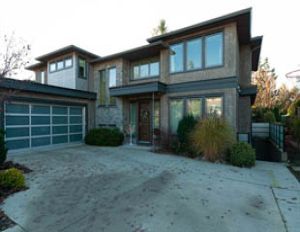 2767 Crescentview Dr.