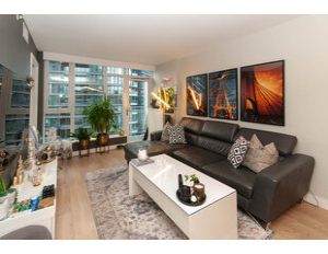 1006 -1618 Quebec Street