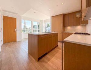 411-3220 Connaught Crescent