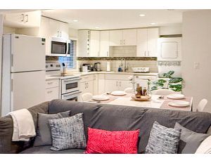 Suite-1093 Adderley Street