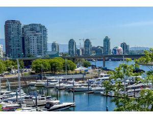 320-1228 Marinaside Crescent
