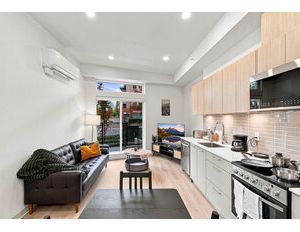 111-1529 Oxford Street
