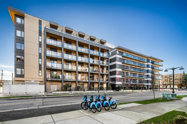 115-1529 Oxford Street