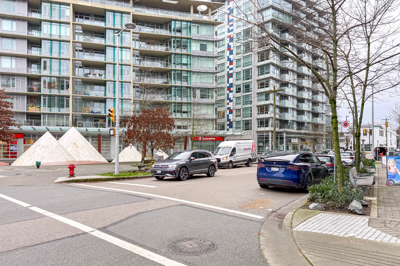 Compass - Amenity Photo 5 of 18