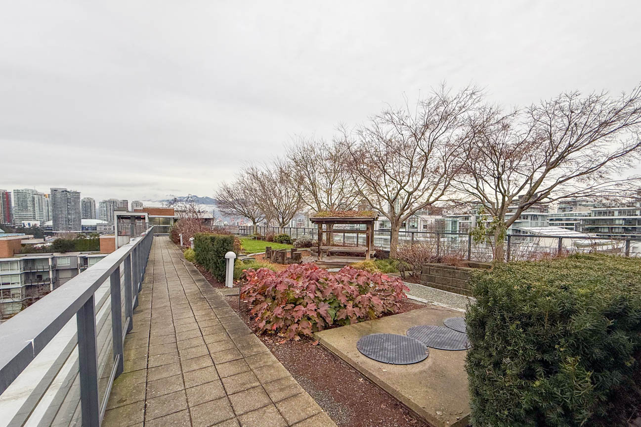 Compass - Amenity Photo 6 of 18