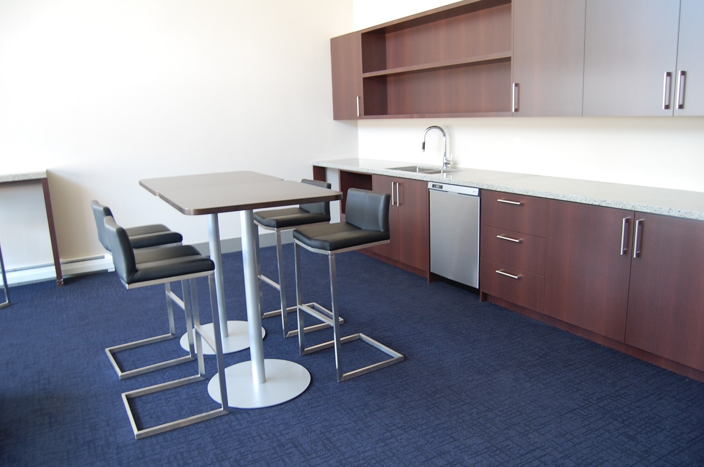 Wall Centre False Creek - Amenity Photo 2 of 13