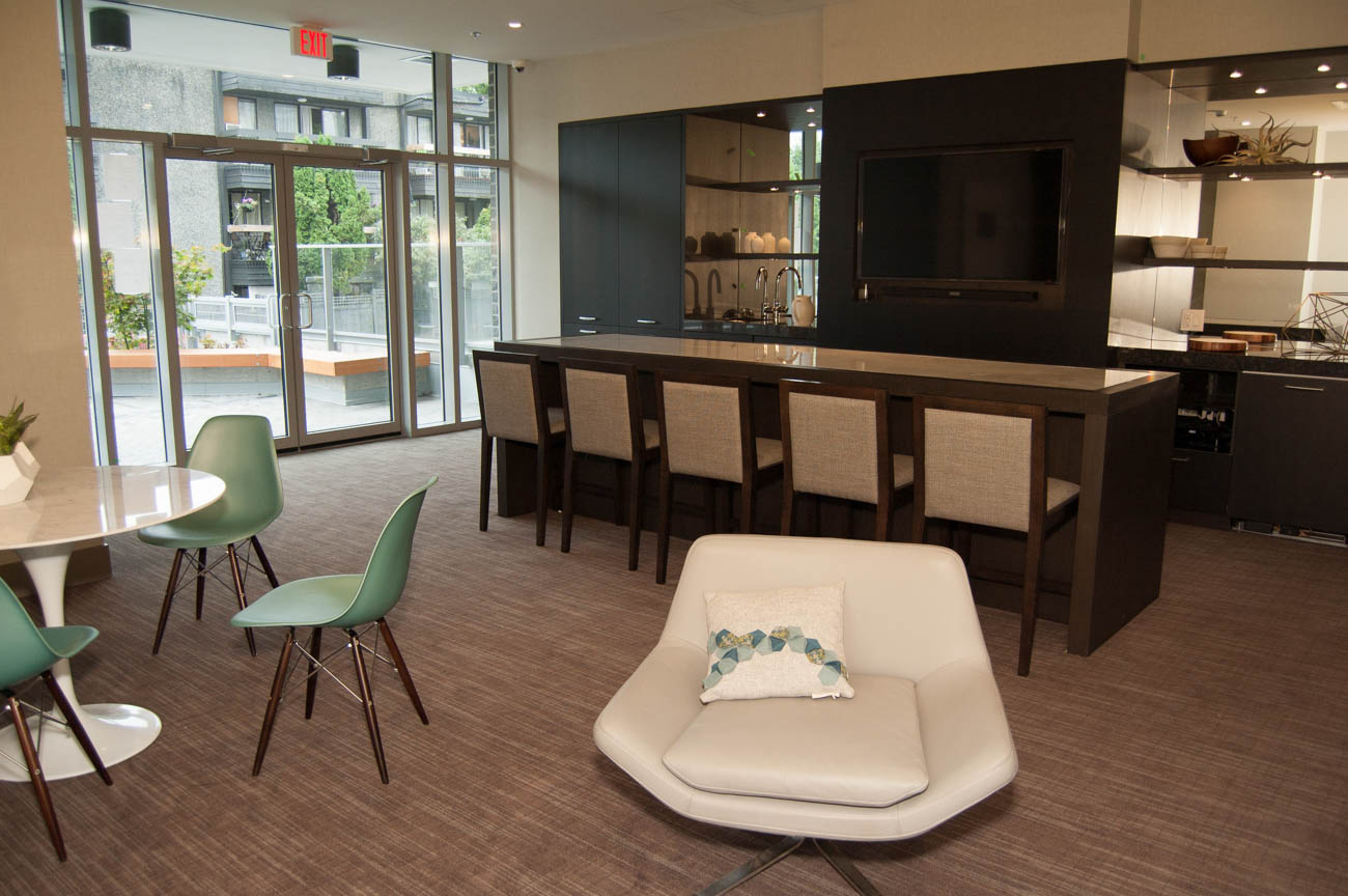 15 West - Amenity Photo 2 of 13