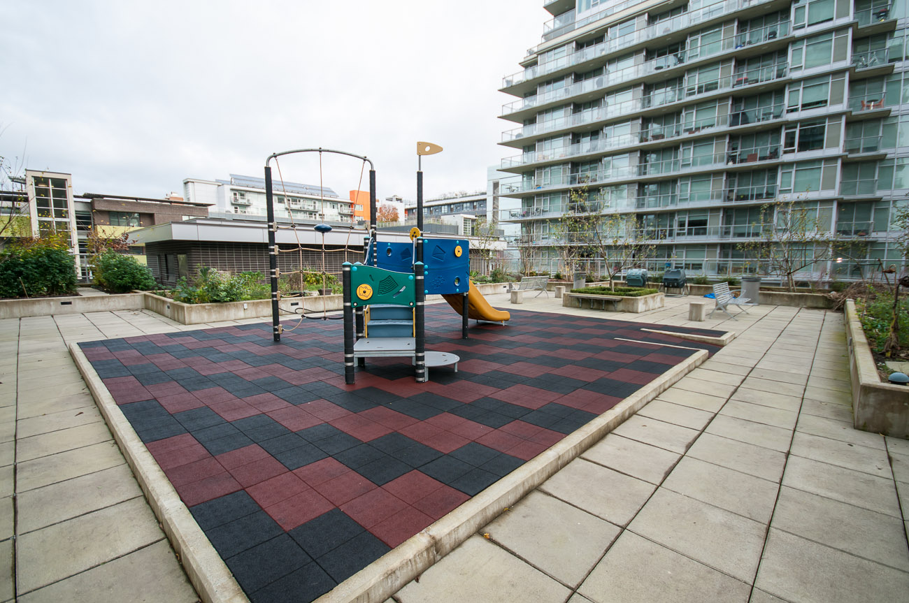 Wall Centre False Creek 1708 - Amenity Photo 6 of 9