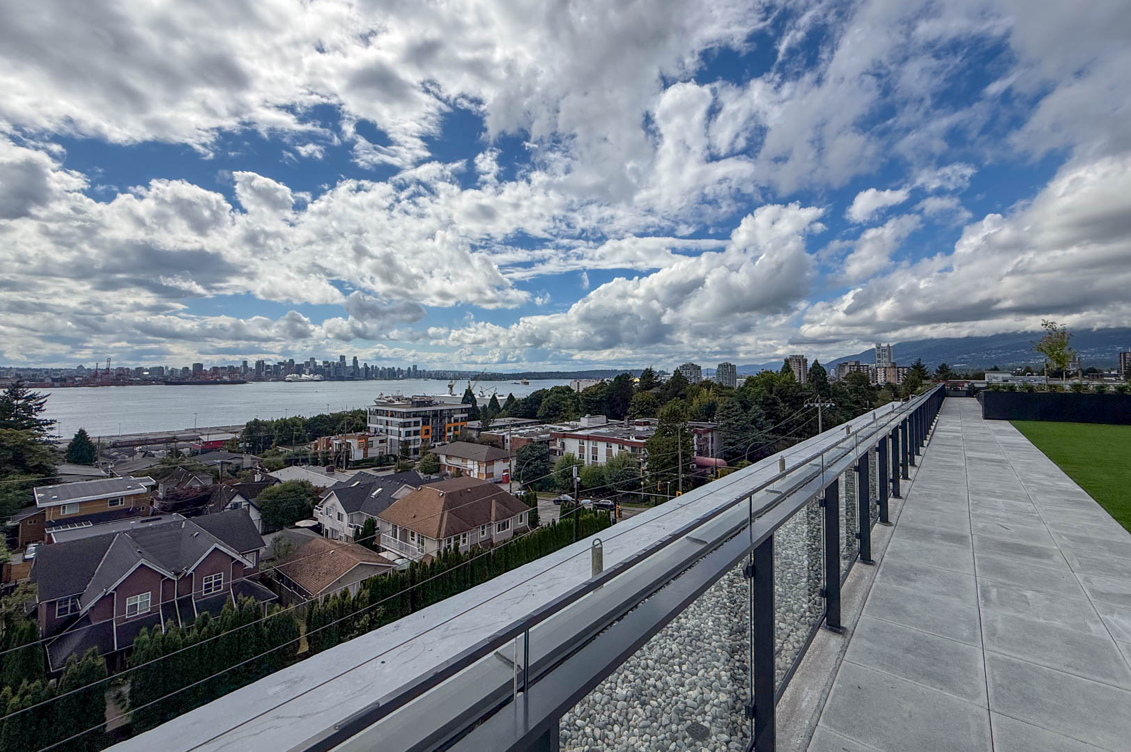 INNOVA - Amenity Photo 5 of 11