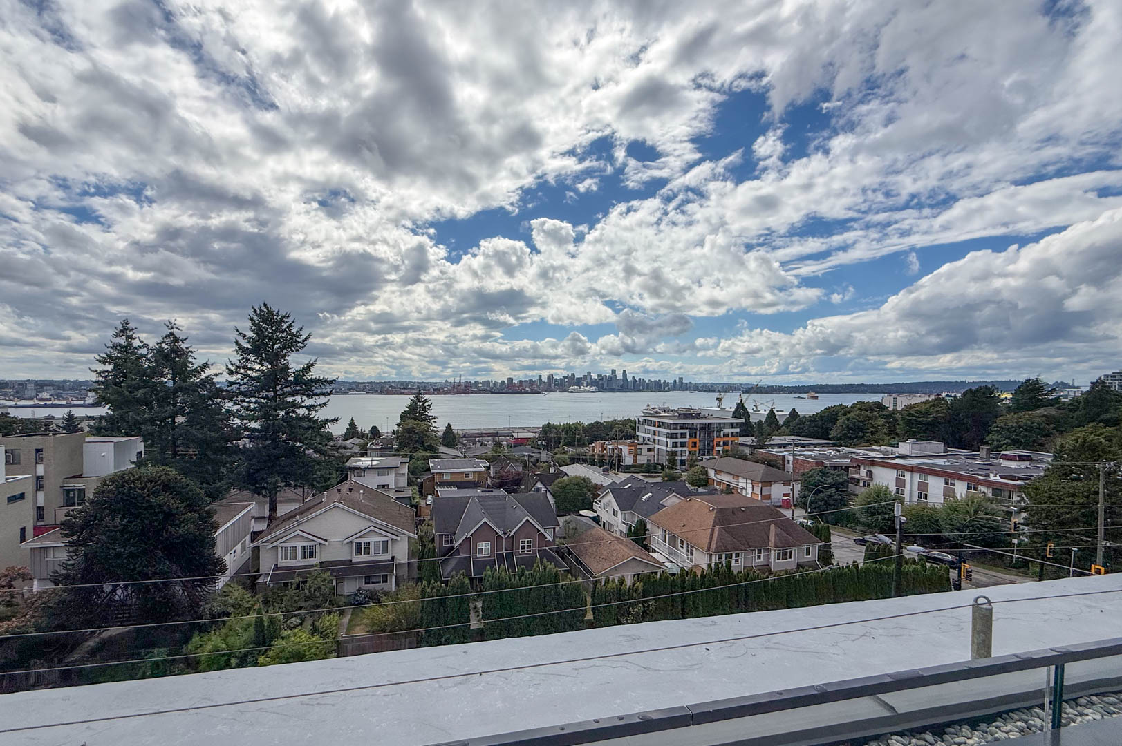 INNOVA - Amenity Photo 6 of 11