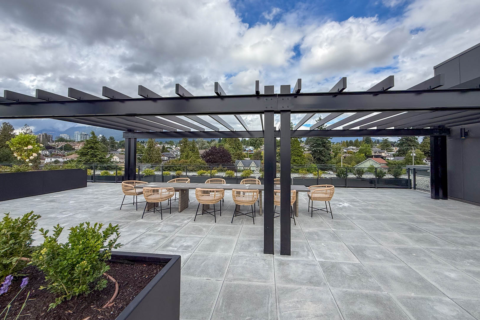 INNOVA - Amenity Photo 9 of 11