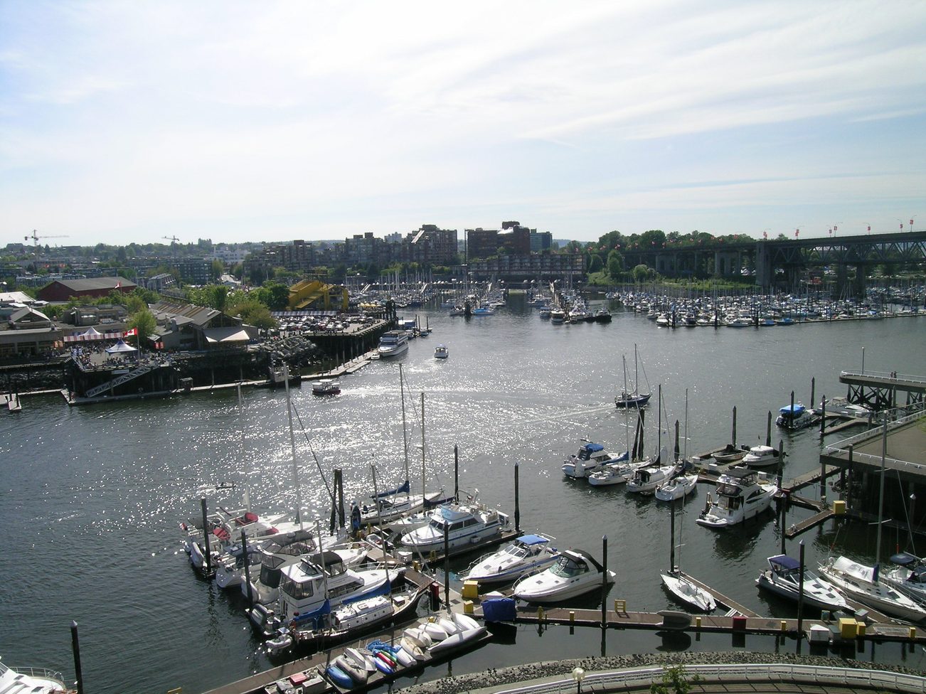 Bright living room with city view and marina scene. - 805 - 1600 Howe Street, Vancouver Downtown