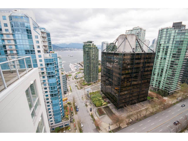 2201 - 1420 West Georgia Street - Penthouse - Coal Harbour - Photo 20 of 25