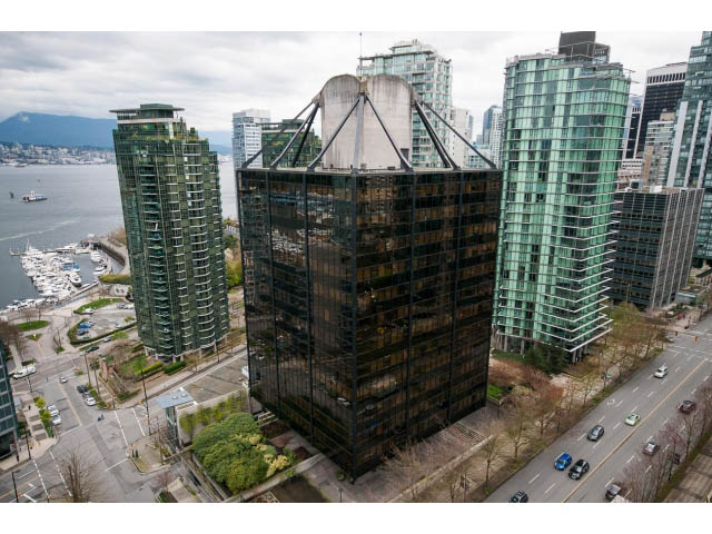 2201 - 1420 West Georgia Street - Penthouse - Coal Harbour - Photo 22 of 25