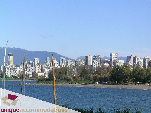 Furnished 2-bedroom + den townhouse with stunning city view and waterfront access. - 2427 Point Grey Road, Vancouver West Side