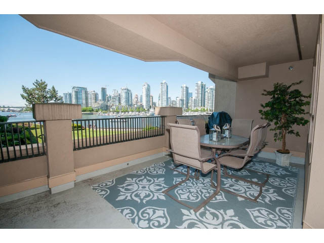 accommodations in vancouver west side