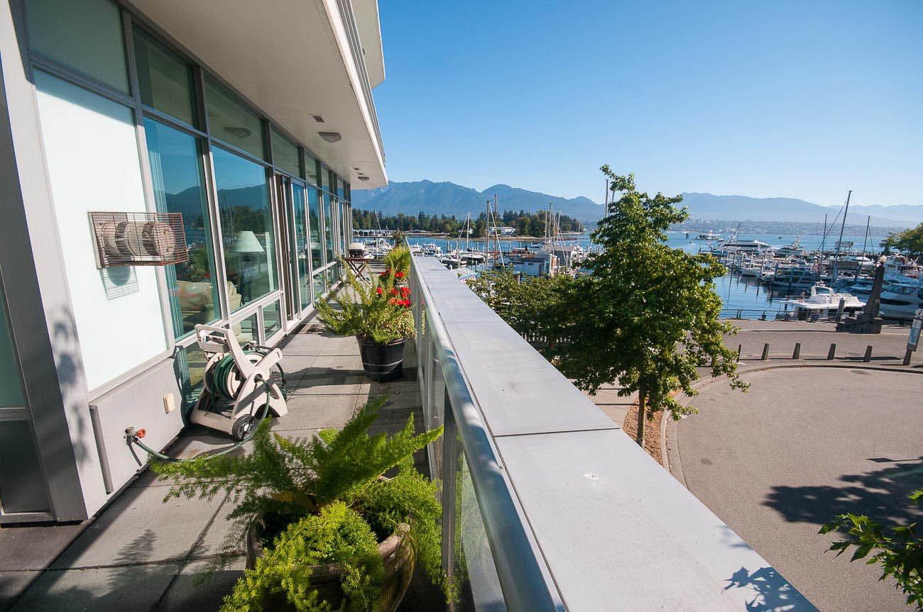 Luxury Coal Harbour Denia rental apartment downtown Vancouver