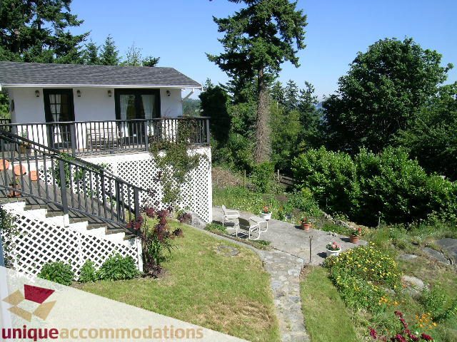 Furnished 3-bedroom + den house with a charming deck and lush garden. - 3664 Creery Ave., West Vancouver