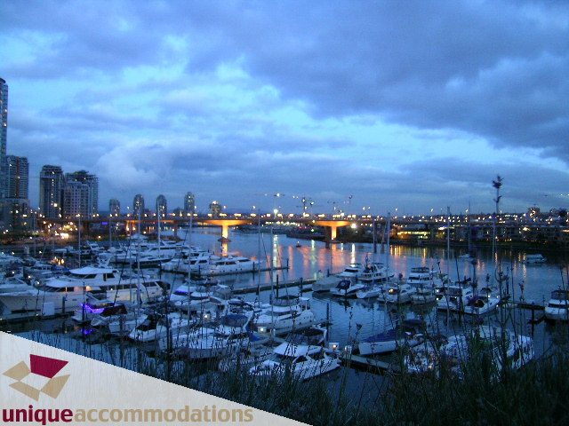 Furnished 2-bedroom + den townhouse with stunning city view and marina access. - 322 - 1228 Marinaside Crescent, Vancouver Downtown