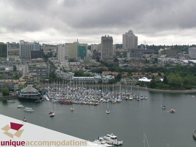 Furnished 2-bedroom + den condo with stunning city view and marina access. - 2502 - 1077 Marinaside Crescent, Vancouver Downtown