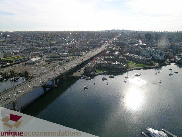 Furnished 3-bedroom + den condo with stunning city view and marina access. - 3607 - 1033 Marinaside Crescent, Vancouver Downtown