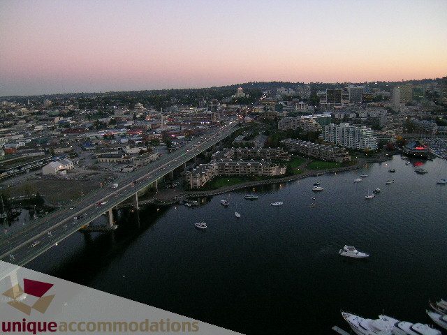 Furnished 3-bedroom + den condo with stunning city view and marina access. - 3607 - 1033 Marinaside Crescent, Vancouver Downtown