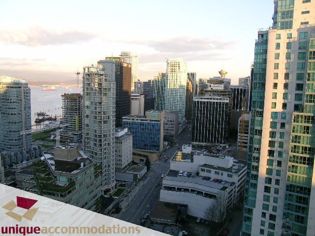 Spacious 1-bedroom + den condo with stunning city view and modern furnishings. - 3101 - 1328 W. Pender Street, Vancouver Downtown