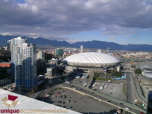 Furnished 1-bedroom + den with stunning city view and modern amenities. - 3101 - 1033 Marinaside Crescent, Vancouver Downtown