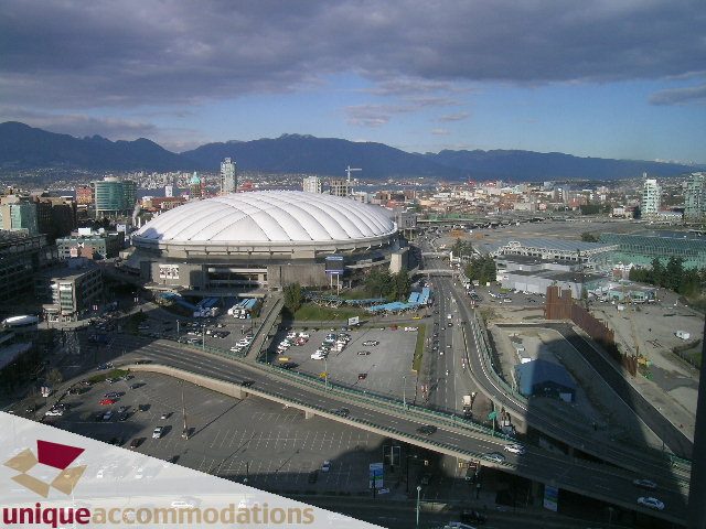 Furnished 1-bedroom + den with stunning city view and modern decor. - 3101 - 1033 Marinaside Crescent, Vancouver Downtown