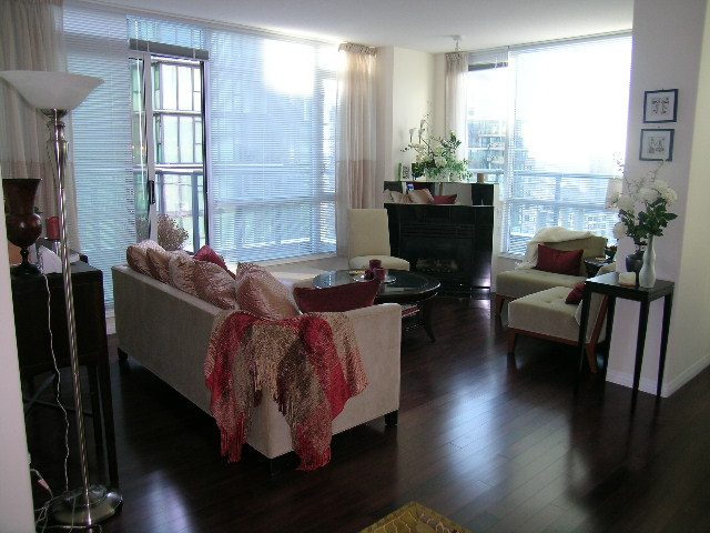 3301 - 1328 W. Pender Street - Condo - Coal Harbour - Photo 2 of 39