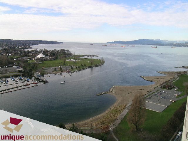 Bright living room with stunning city view and waterfront access. - 2901 - 1005 Beach Avenue, Vancouver Downtown