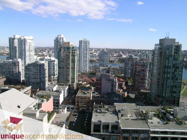 Furnished 1-bedroom loft with stunning city view and modern decor. - 2001 - 1238 Richards Street, Vancouver Downtown