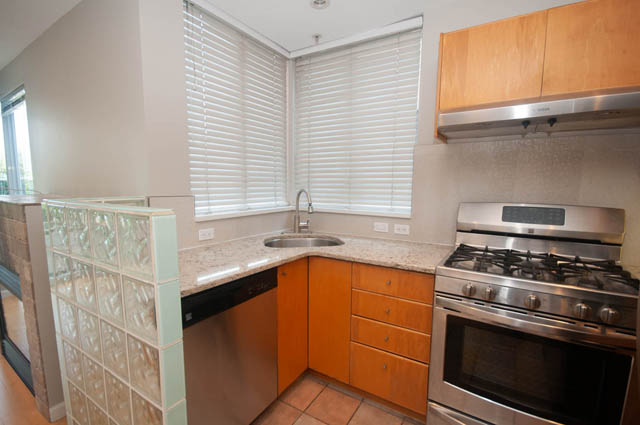luxury unfurnished condo in vancouver