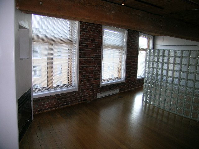 704 - 41 Alexander Street - Loft - Gastown - Photo 3 of 22