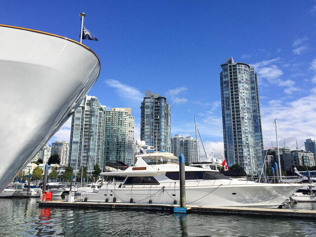 Balcony with waterfront marina view and city skyline backdrop. - 1703-1067 Marinaside Crescent, Vancouver Downtown