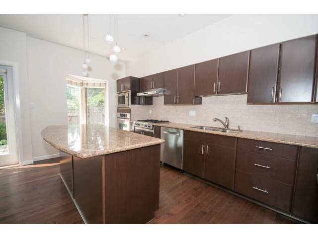 32 - 3750 Edgemont Boulevard - Townhouse - Highlands - Photo 12 of 46