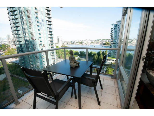 1505 - 428 Beach Crescent - Condo - False Creek North - Photo 13 of 33