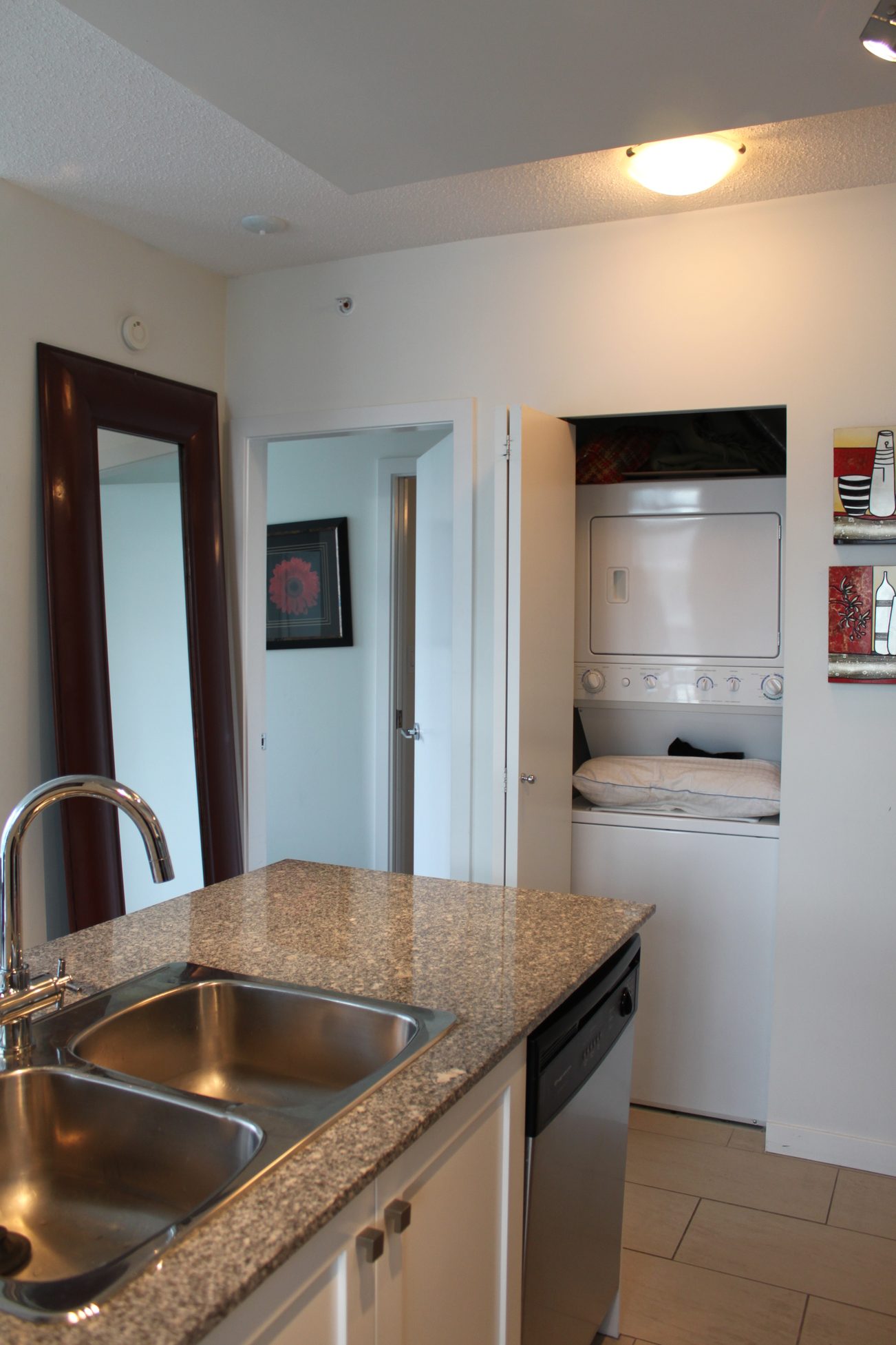 806 - 480 Robson St. - Condo - Downtown - Photo 27 of 29