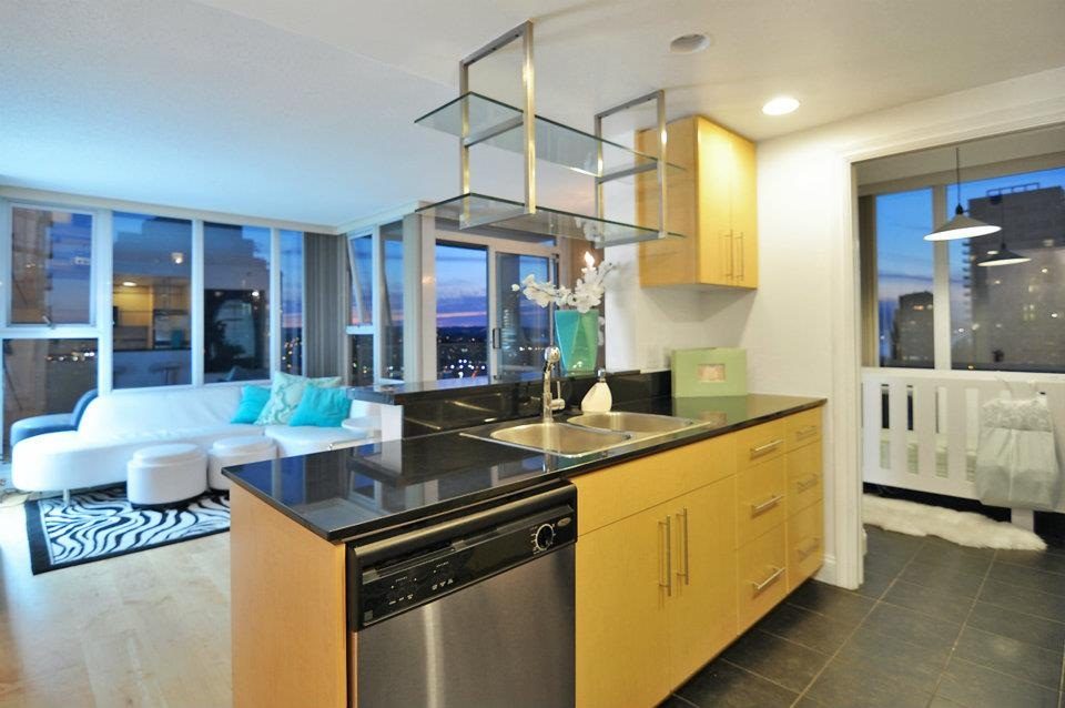 2003 - 550 Pacific Street - Condo - False Creek North - Photo 15 of 43