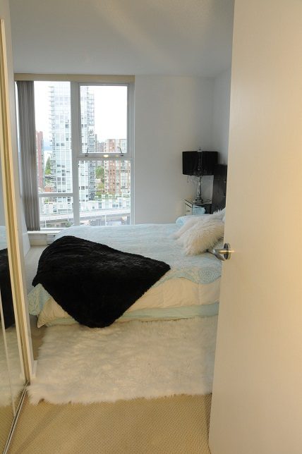 2003 - 550 Pacific Street - Condo - False Creek North - Photo 17 of 43
