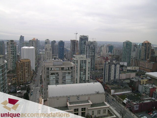 Furnished 2-bedroom + den with city view and modern furnishings. - PH2 - 969 Richards Street, Vancouver Downtown