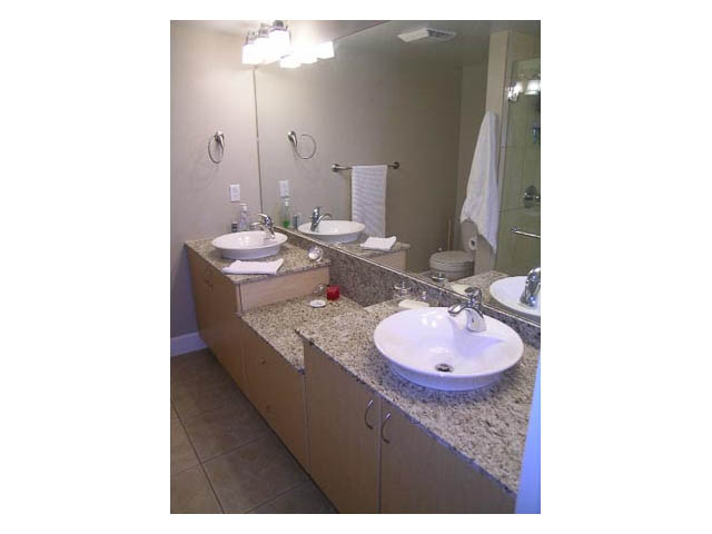 2218 Spruce Street - Townhouse - Fairview - Photo 32 of 33