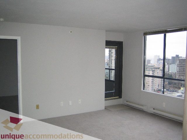 Bright living room with city view and large windows. - 1906 - 1060 Alberni Street, Vancouver Downtown