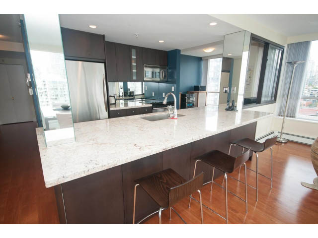1606 - 1228 Marinaside Crescent - Condo - Yaletown - Photo 7 of 37